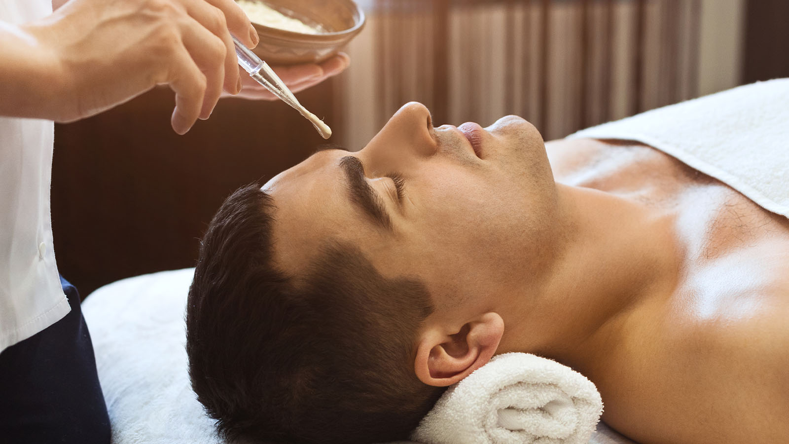 Derma Boost gezichtsbehandeling voor mannen bij Bodyland